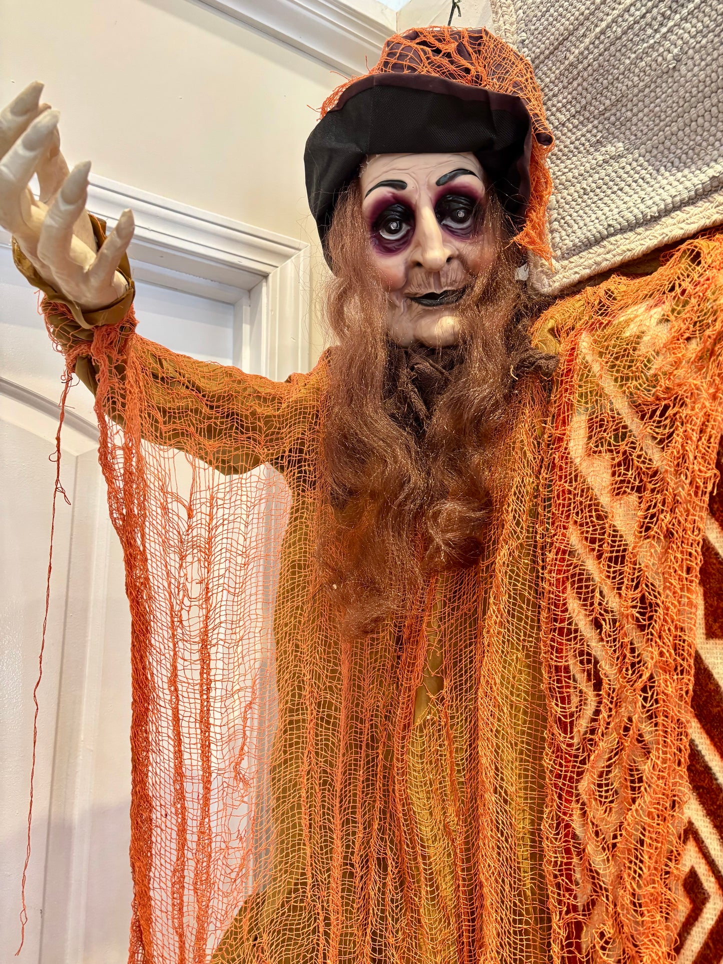 Animated Hanging Witch