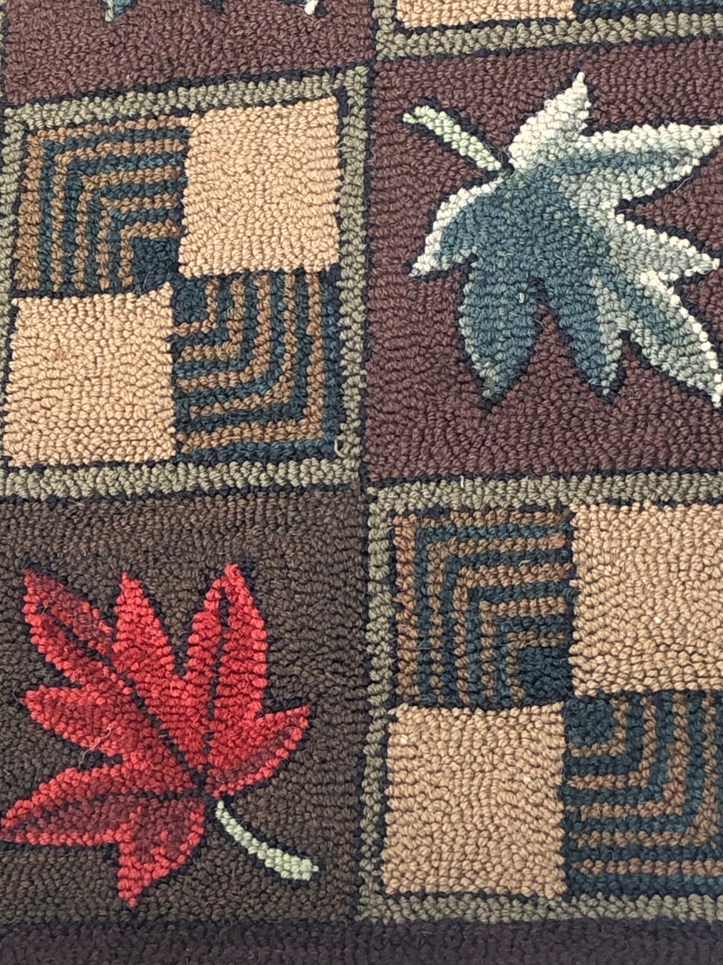 Maple Leaf Hooked Rug, 3' x 5'
