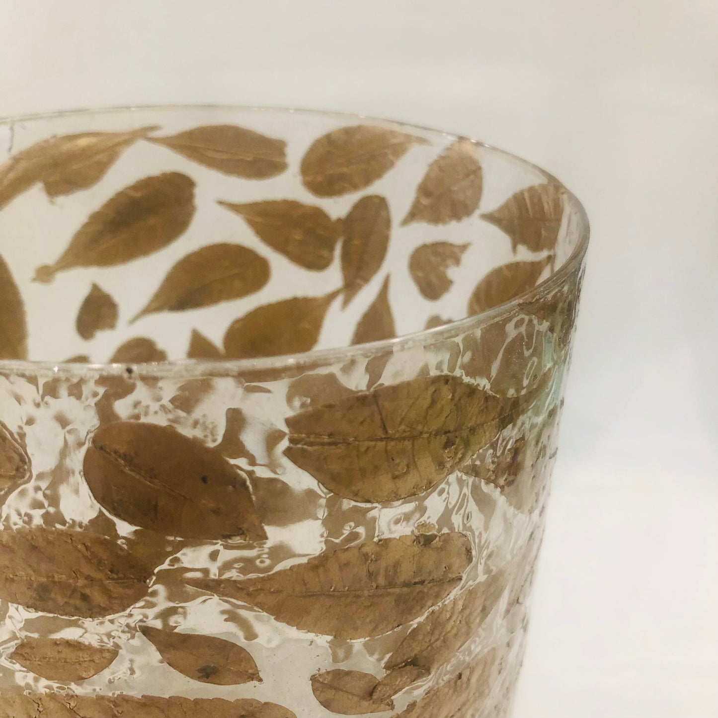 Hurricane with Gold Leaf Motif