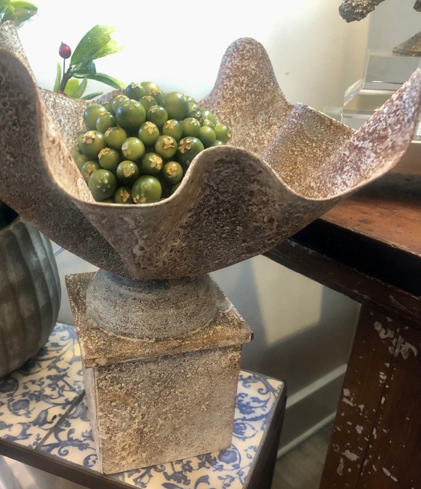 Kerchief Planter with Base