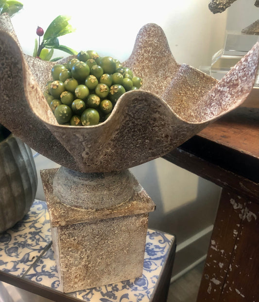 Kerchief Planter with Base