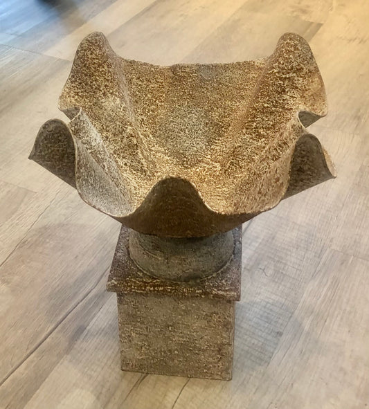 Kerchief Planter with Base