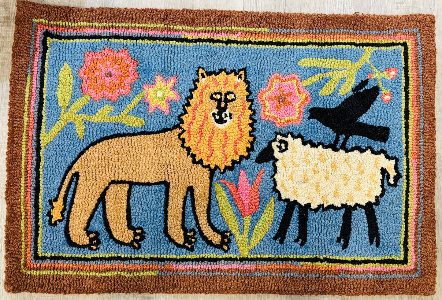 Peaceable Kingdom Hand-hooked Wool Rug, 2' x 3'