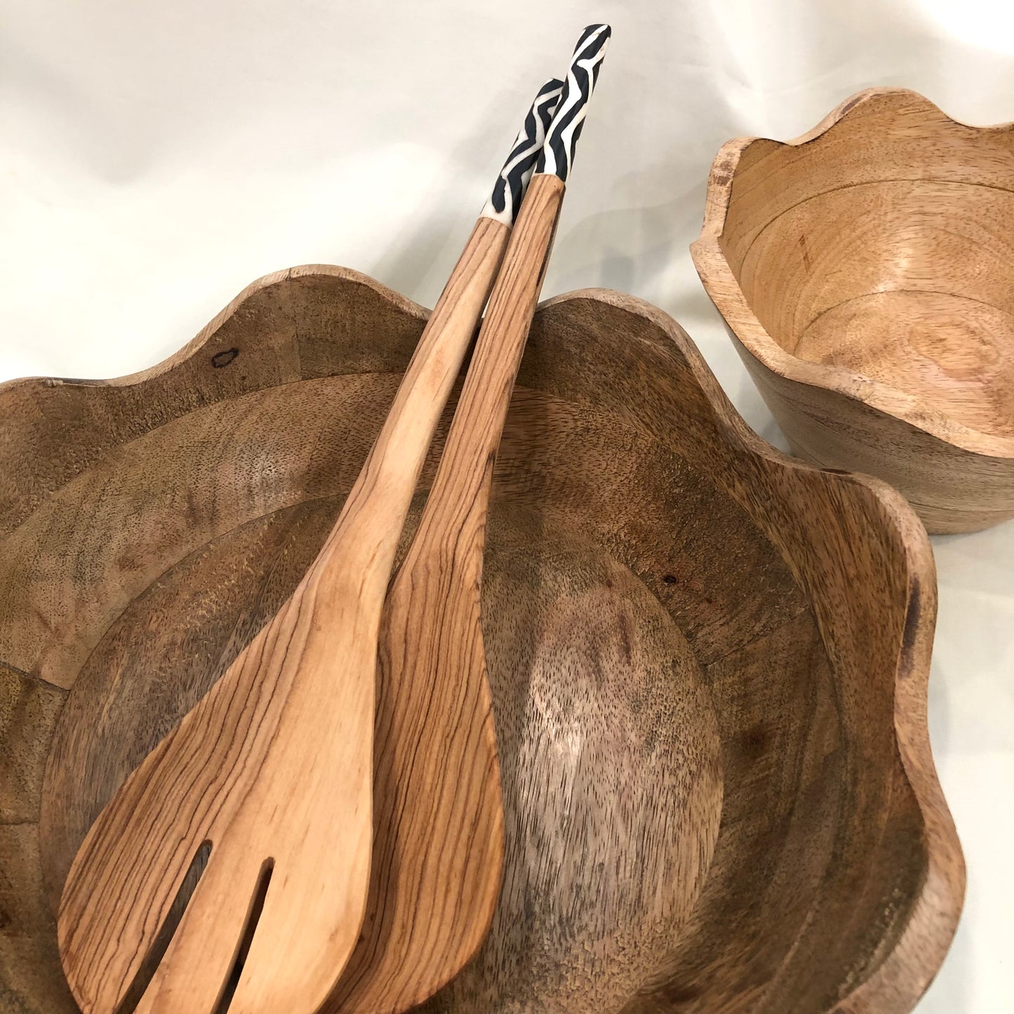 Scalloped Salad Bowl