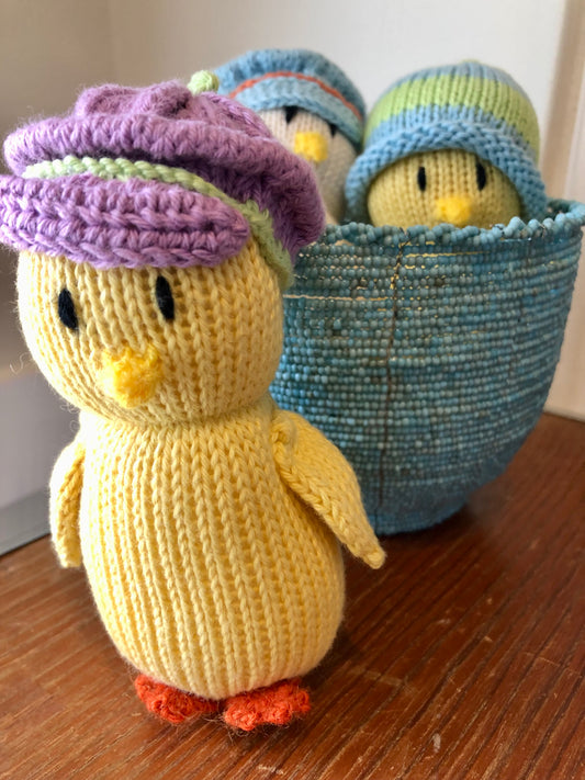 Knitted Chick w/Hats