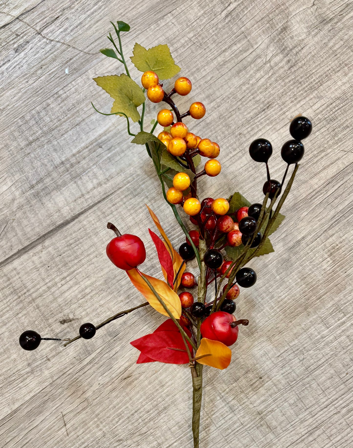 14" Fall Berry, Mini Apple, Leaf Pick