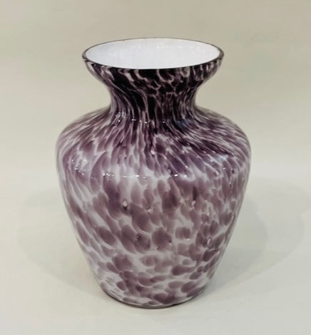 Vase/Petite amethyst over white glass