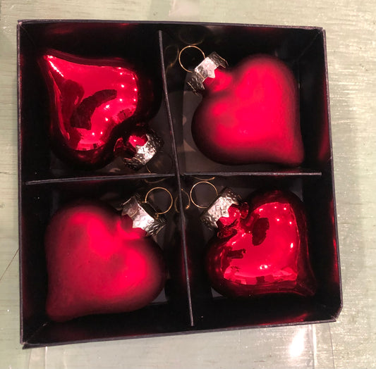 Box of 4 Glass Hearts