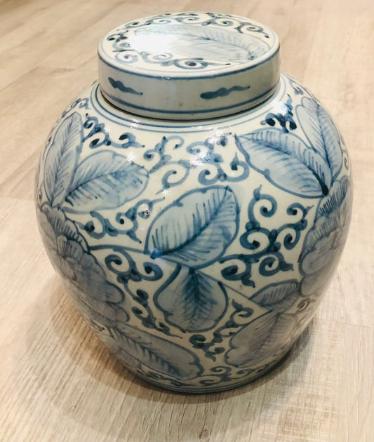Jar, Porcelain Rose Blue and White, w/Lid