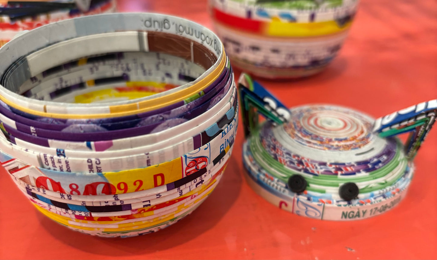 Coiled Paper Cat Box