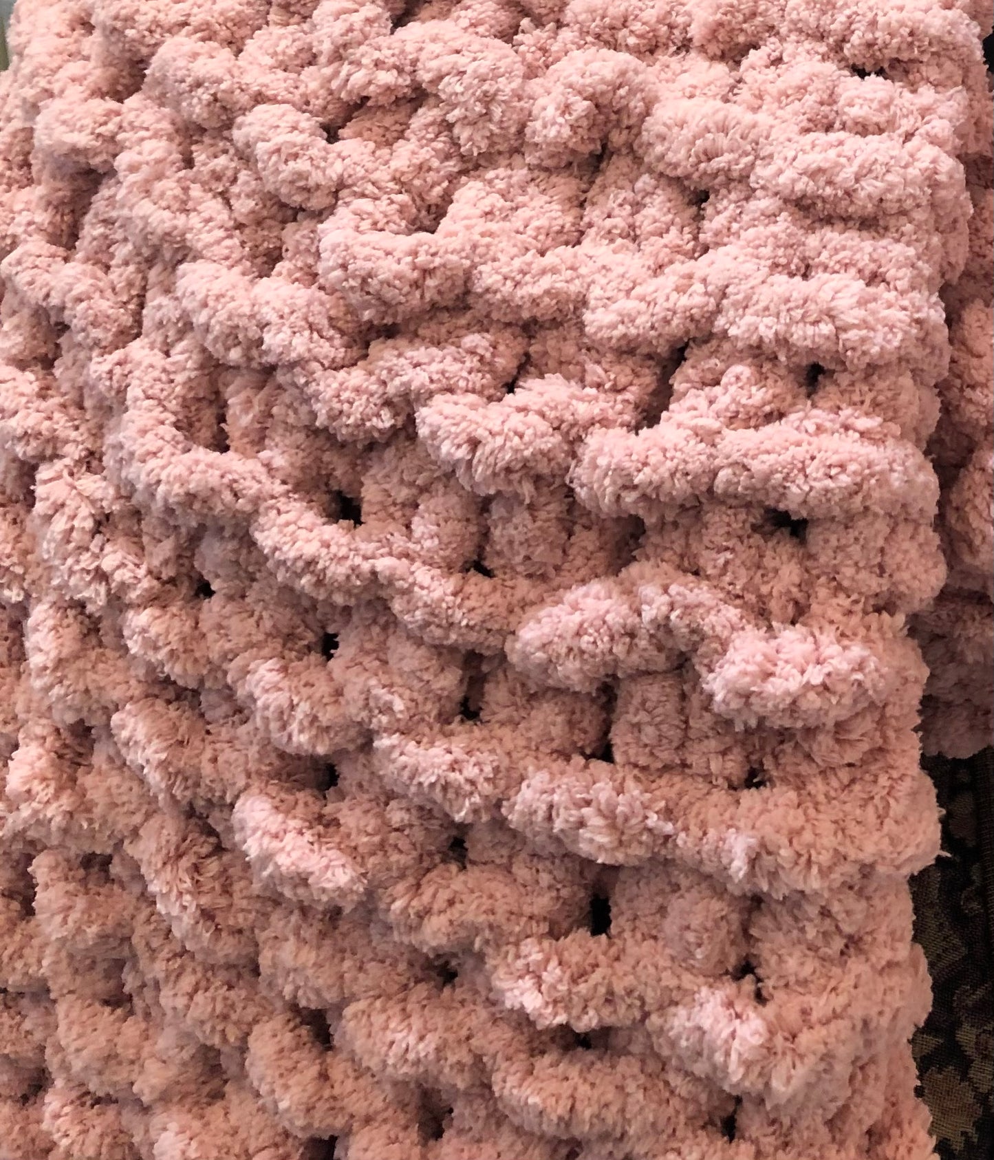 Throw/Chenille Chunky Knit /Pink