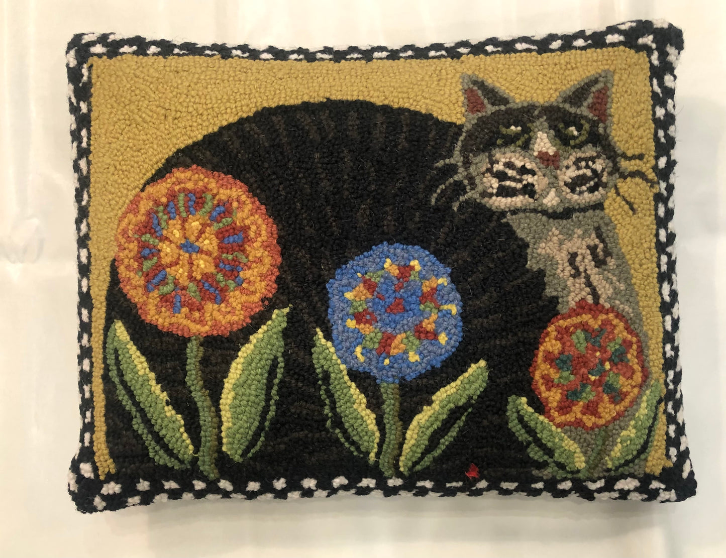Hooked Pillow, Penny Flower Cat